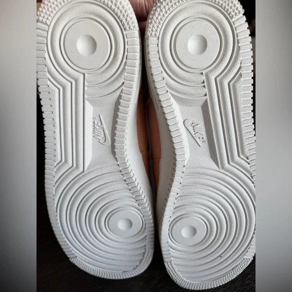 NEW MEN'S NIKE AIR FORCE 1 '07 LX IN AMBER BROWN & PHANTOM! Size 11.5 - Picture 11 of 11